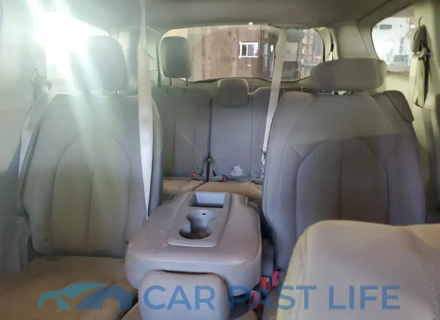 2C4RC1FG7JR354193# 10