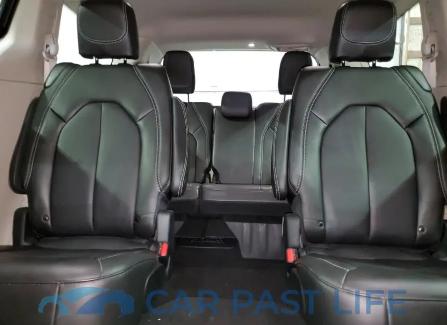 2C4RC1BG1RR151365# 10
