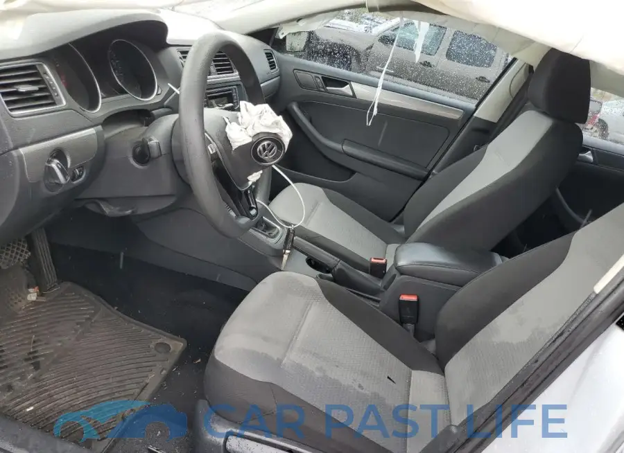 3VW2B7AJ1HM335552# 7