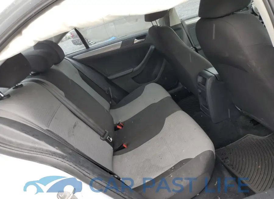 3VW2B7AJ1HM335552# 10