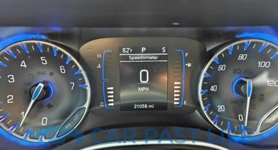 2C4RC1CG8NR203552# 8