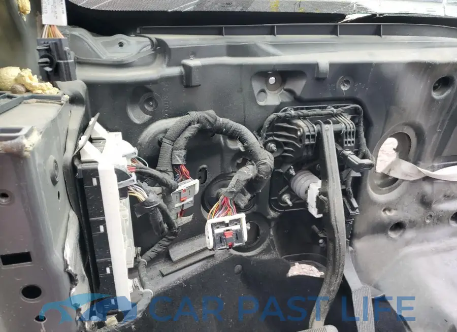 2C4RC1BG2NR152101# 9