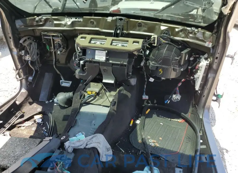 2C3CDXGJ3KH501962# 8