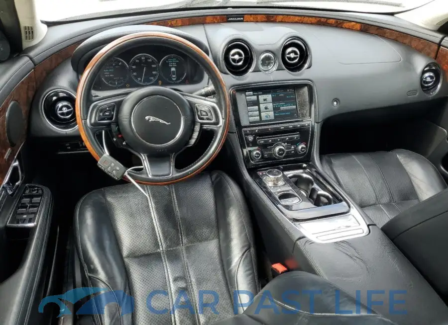 SAJWA1CZ9F8V82974# 8