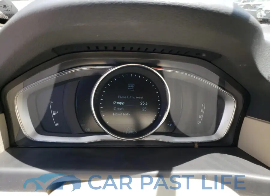 YV440MBK3F1212611# 9