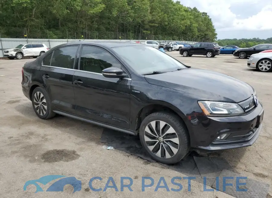 3VW637AJ3GM390212# 4