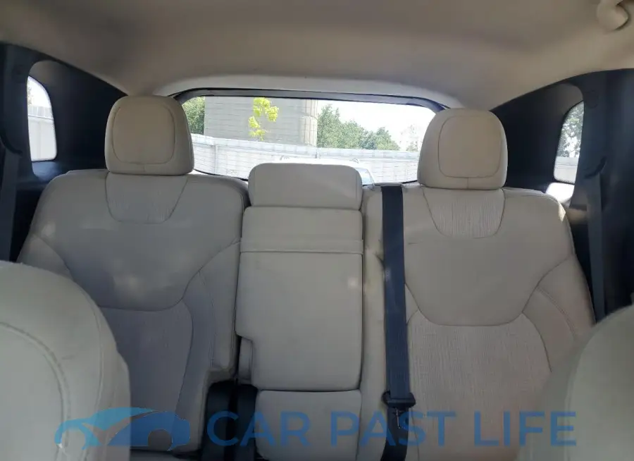 1C4PJLCB5FW574111# 10
