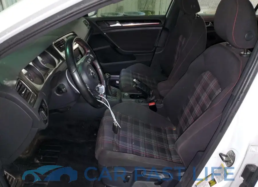 3VW5T7AU2FM029512# 7