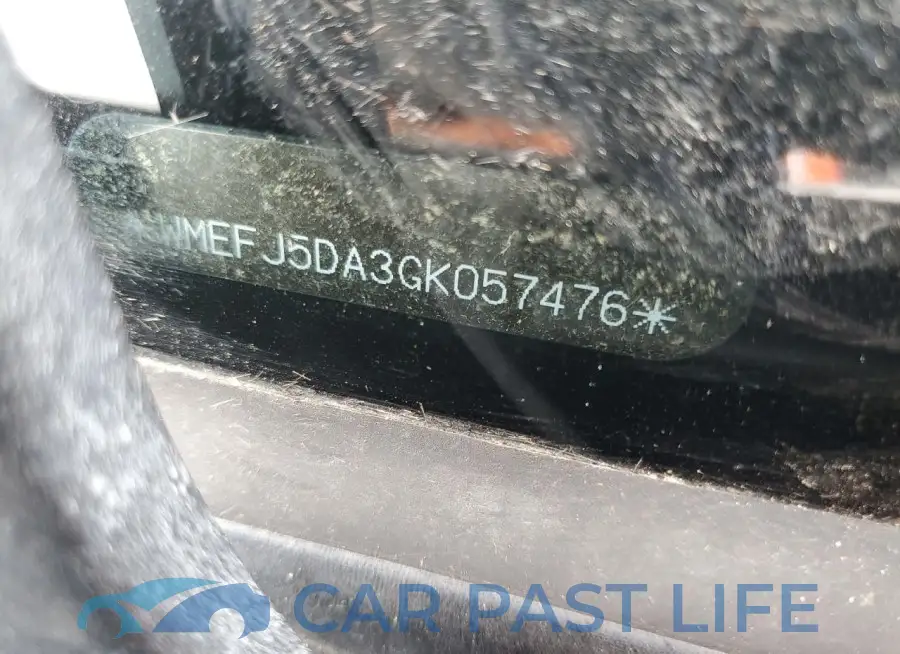 WMEFJ5DA3GK057476# 12