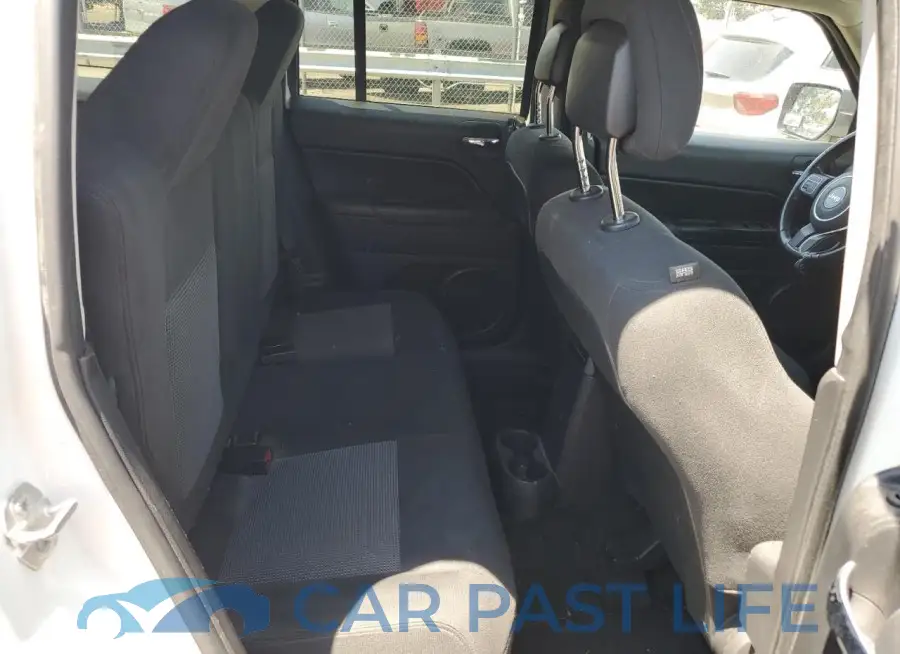 1C4NJRFB3FD135880# 10