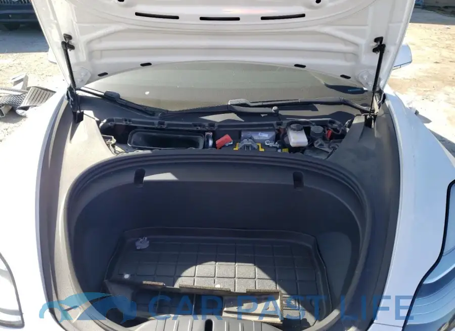 5YJ3E1EB2LF746793# 11