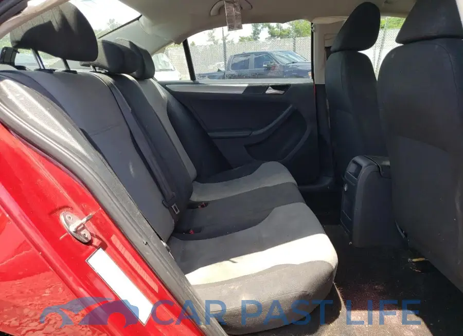 3VW2B7AJ8HM263975# 10