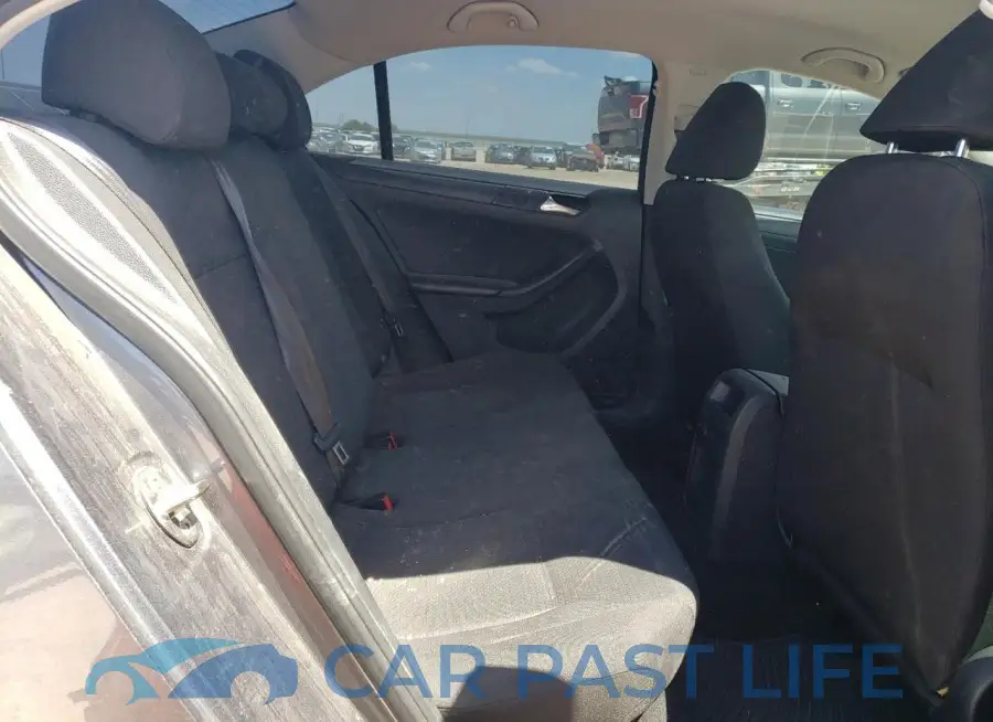 3VW1K7AJ2FM237137# 10
