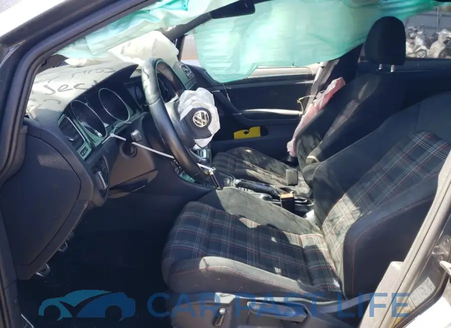 3VW5T7AU8LM006490# 7