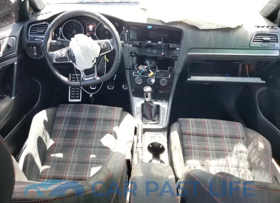 3VW5T7AU8LM006490# 8