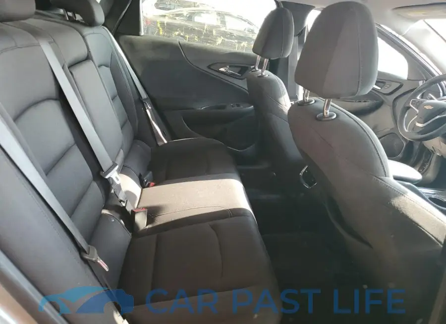 1G1ZD5ST4NF158628# 10