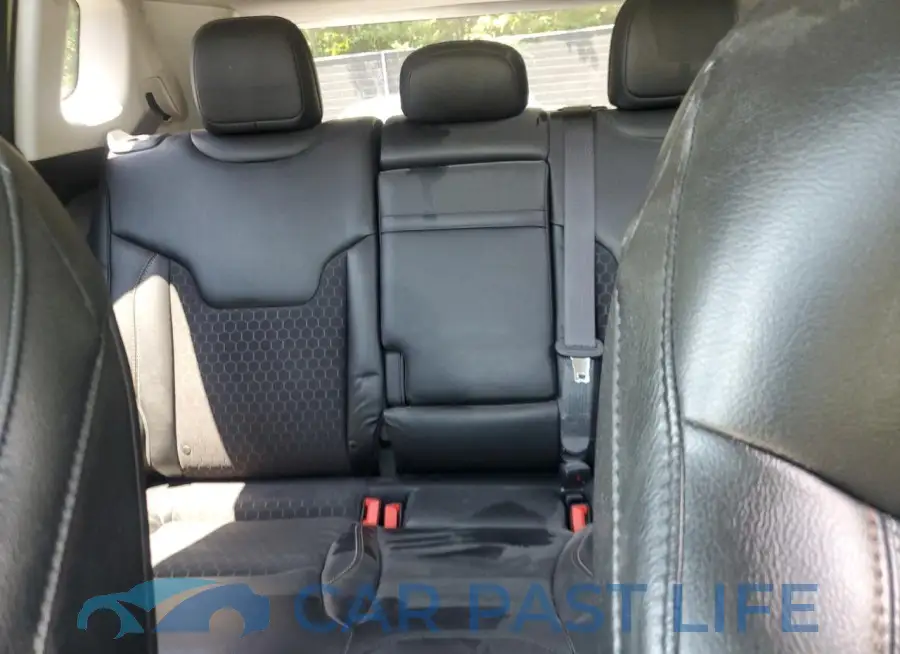 3C4NJDBB1JT350640# 10
