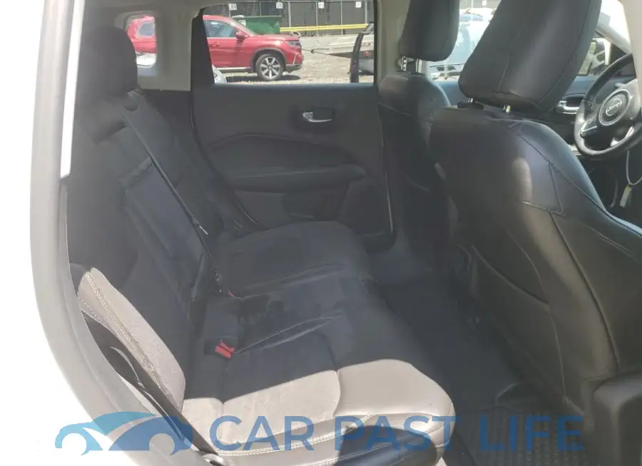 3C4NJDBB1JT350640# 11