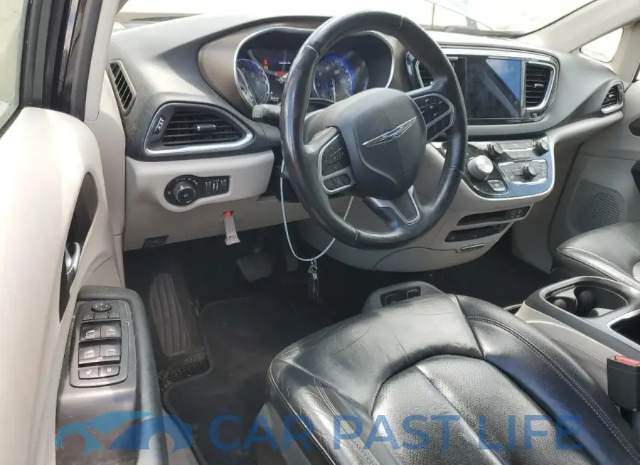 2C4RC1EG2JR132565# 8