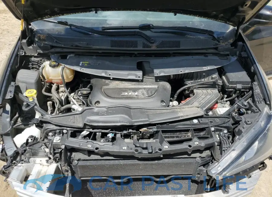 2C4RC1EG2JR132565# 12