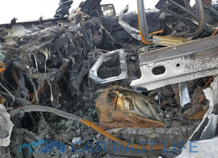 3GTU9DEL9KG148308# 7