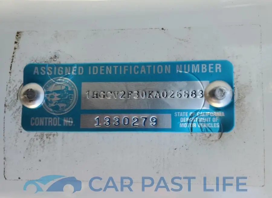 1HGCV2F30KA026883# 13