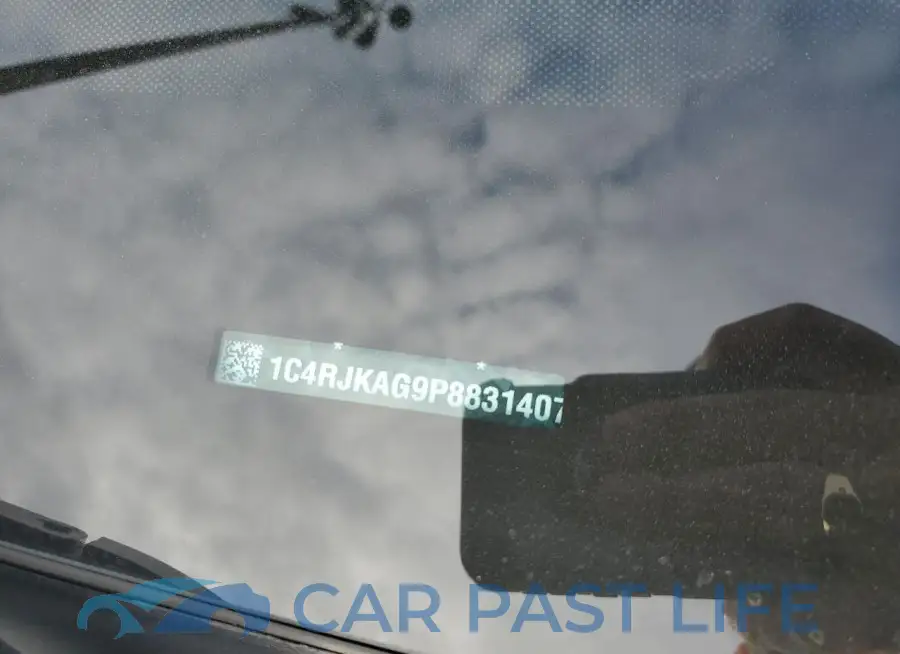 1C4RJKAG9P8831407# 13