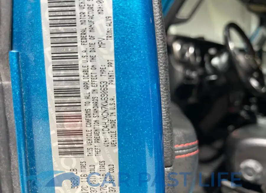 1C4HJXCN7KW690653# 10