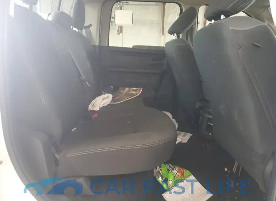 3C6UR5CJ9LG125952# 10