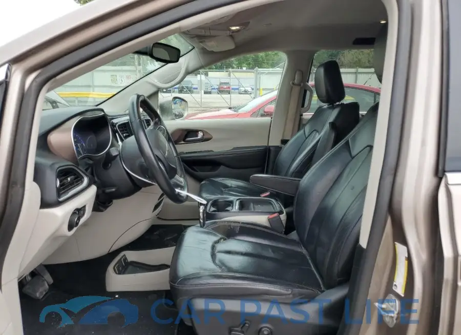2C4RC1BG1JR153914# 7