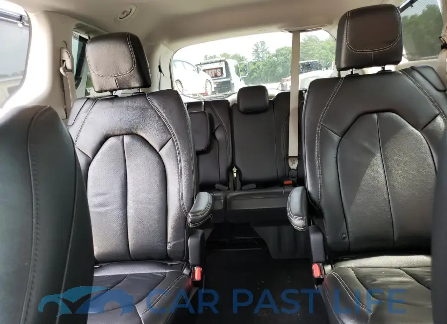 2C4RC1BG2NR178942# 10