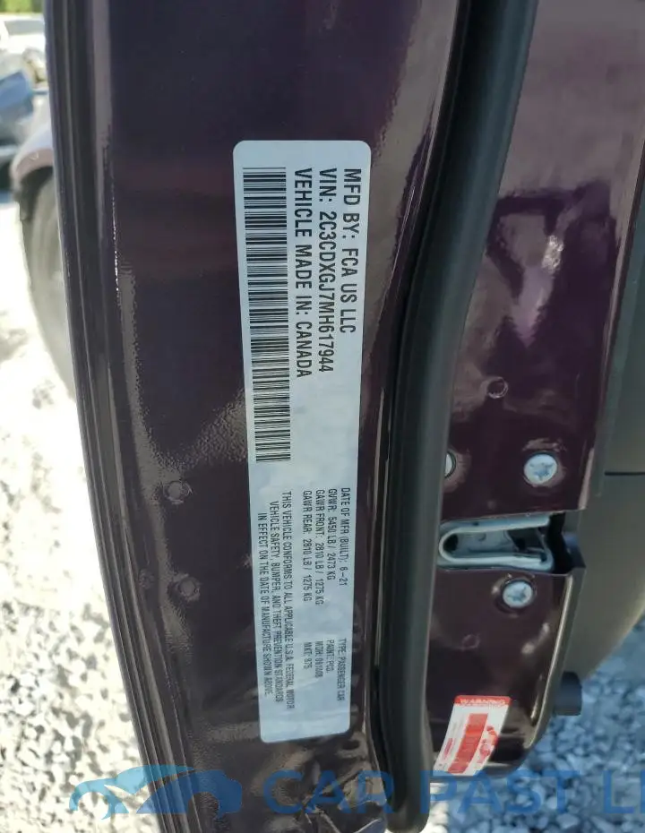 2C3CDXGJ7MH617944# 12