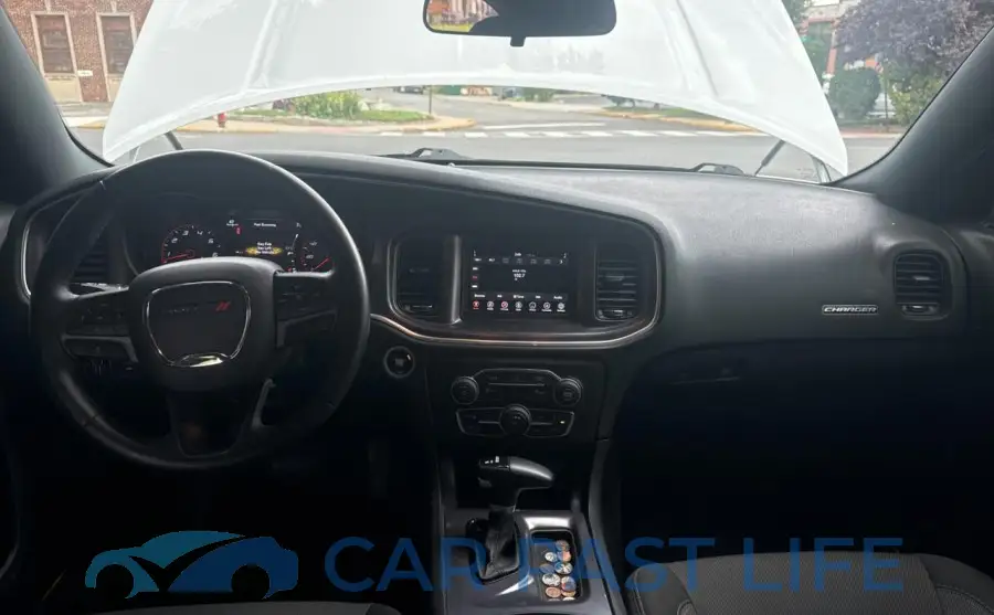 2C3CDXBG1JH197377# 9