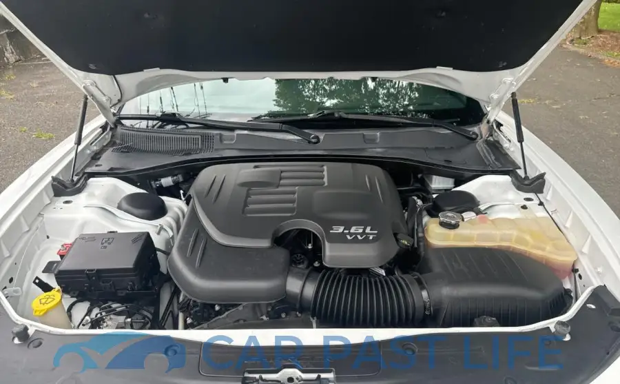 2C3CDXBG1JH197377# 7