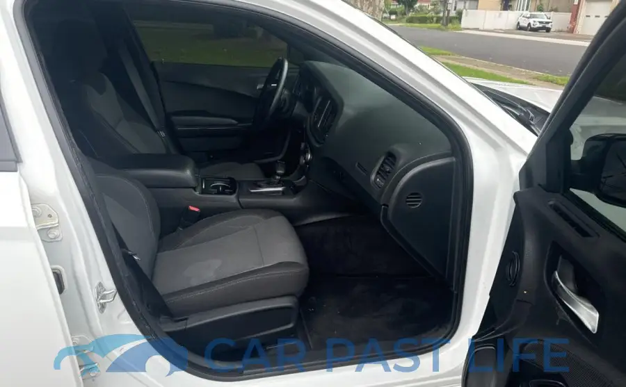 2C3CDXBG1JH197377# 5