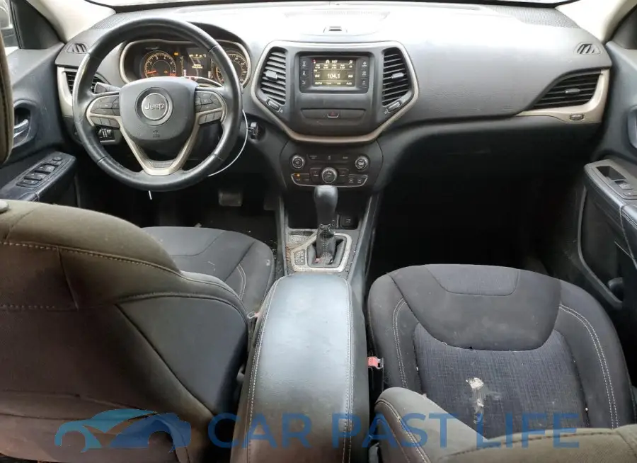 1C4PJLCB6FW616561# 8
