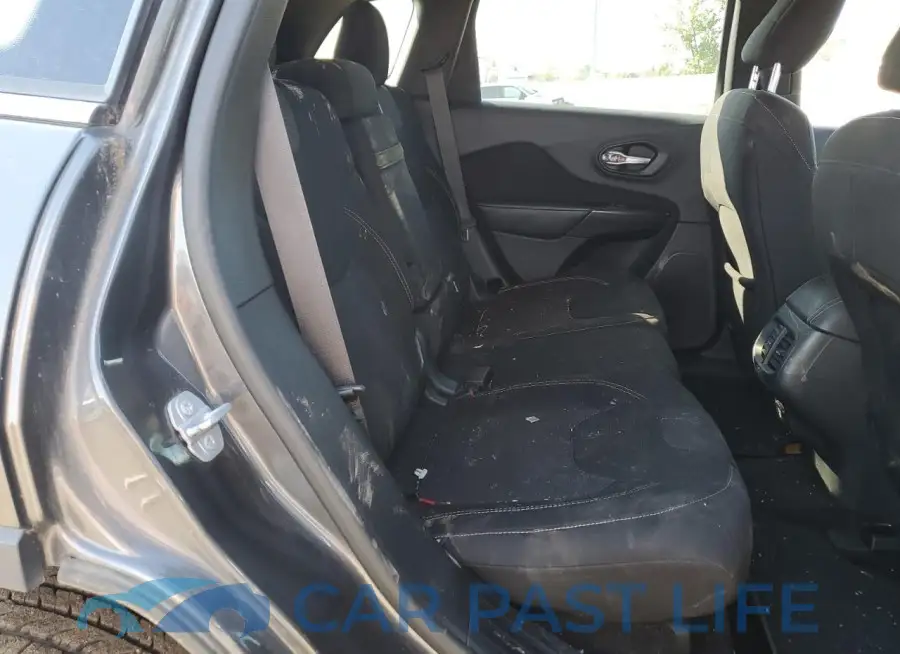 1C4PJMCS3FW676058# 11