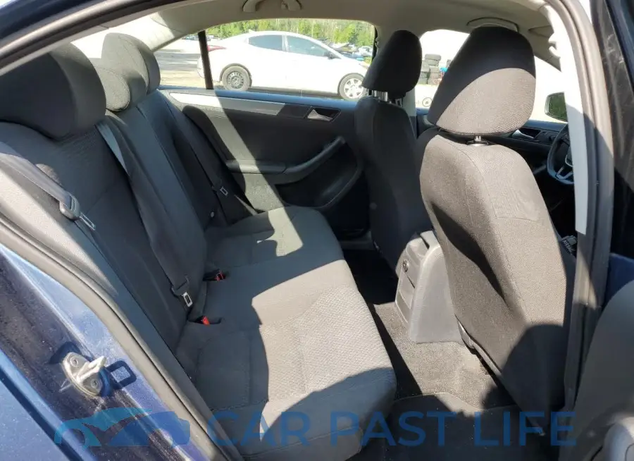 3VW1K7AJ9FM424133# 10