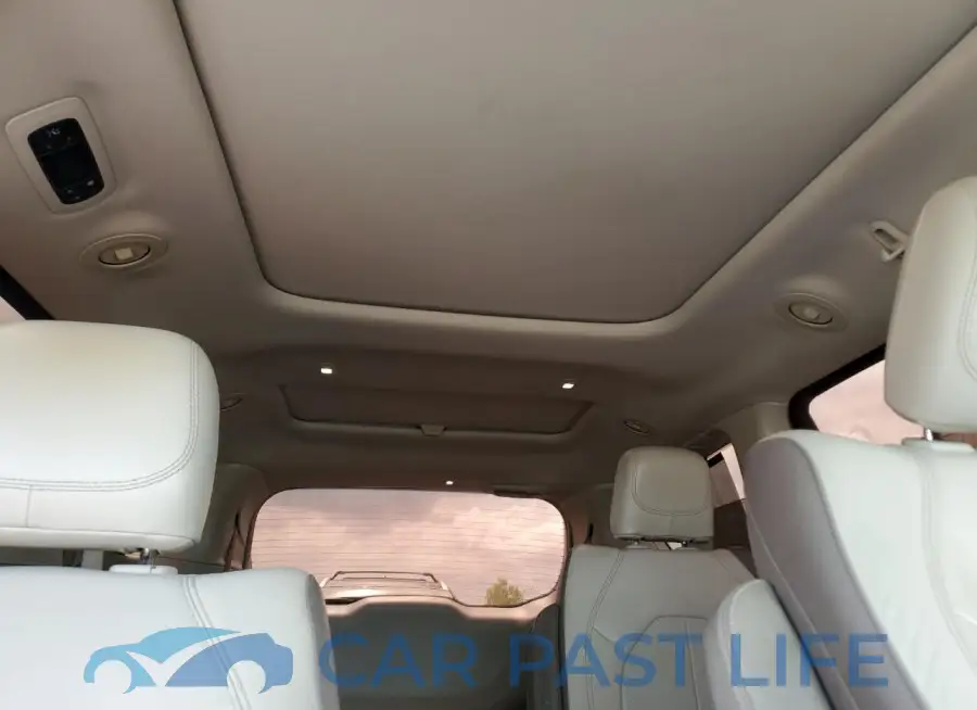 2C4RC1EG8JR115124# 10