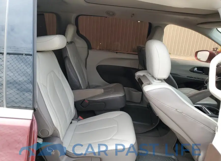 2C4RC1EG8JR115124# 11
