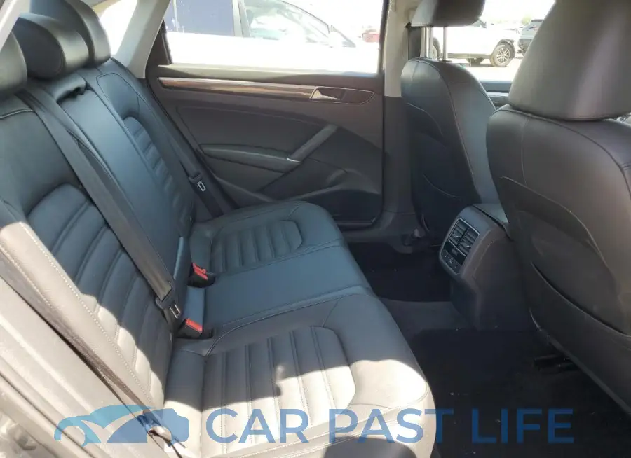 1VWCA7A35JC048599# 10