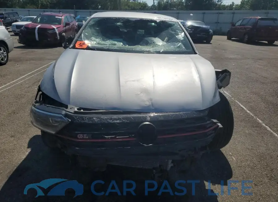3VW5T7BU6MM012319# 5
