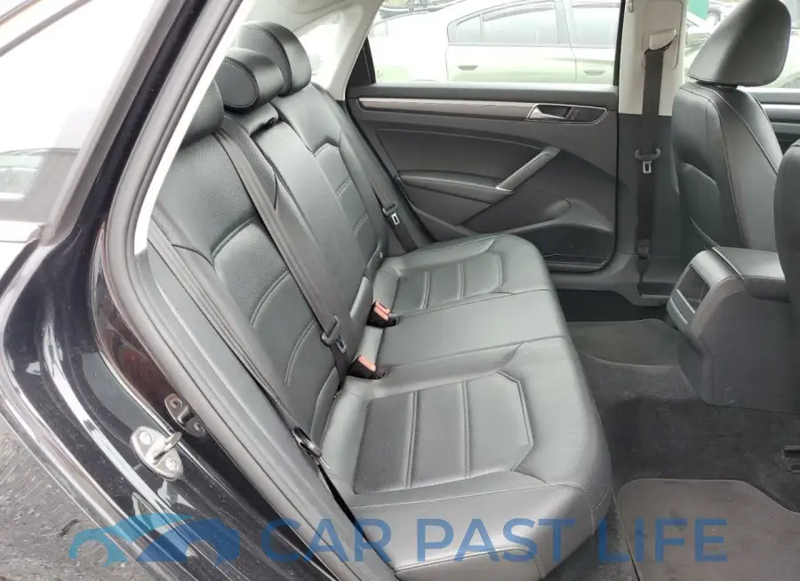 1VWDT7A37HC055367# 10