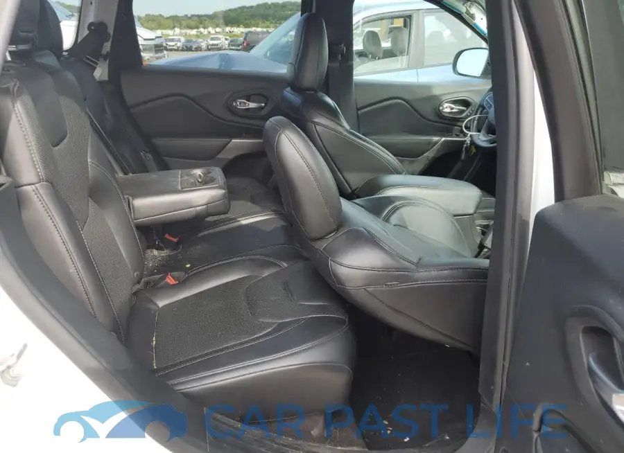 1C4PJMDX7KD197870# 10