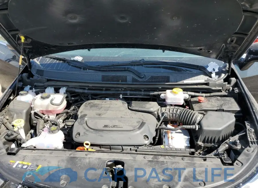 2C4RC1S70RR130846# 12
