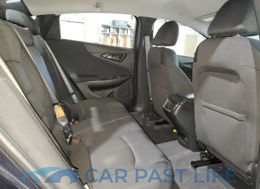 1G1ZD5ST4PF210827# 10