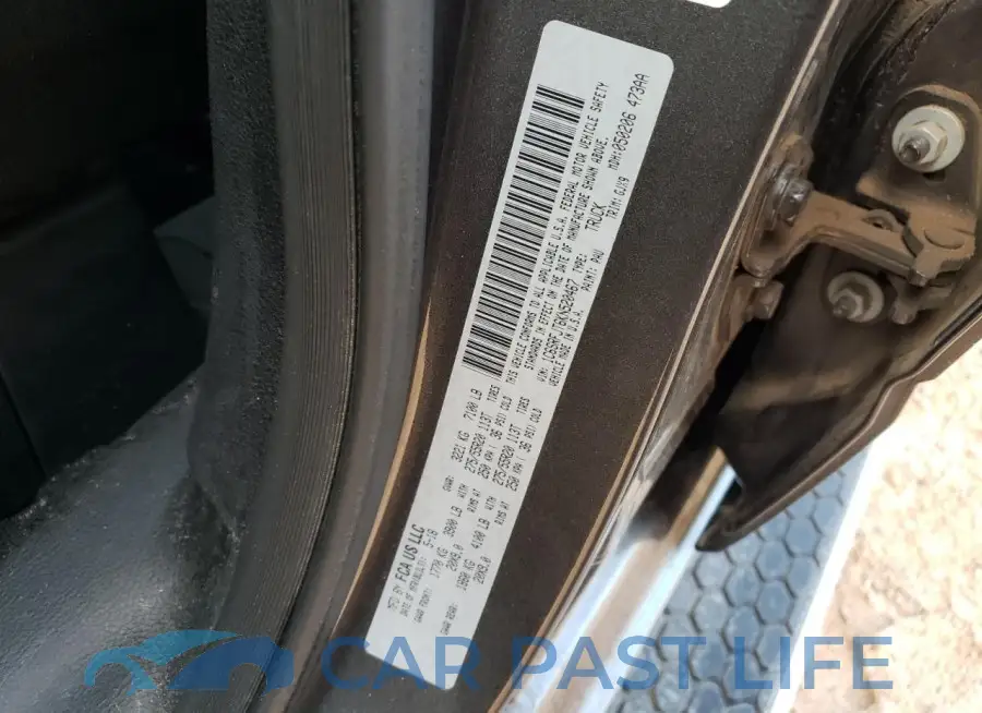 1C6SRFJT6KN520467# 12