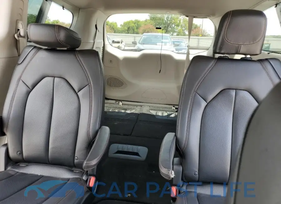 2C4RC1BG2JR150049# 10