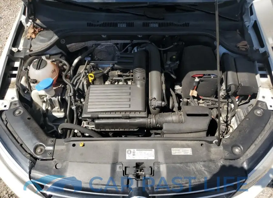 3VWB67AJXHM326160# 11