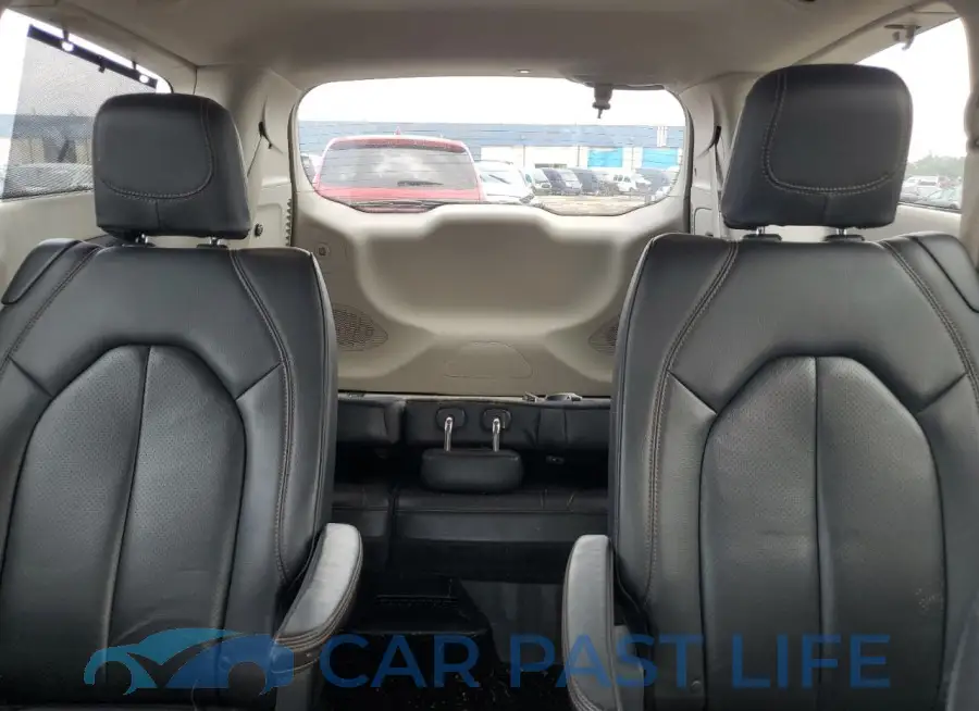 2C4RC1EG8JR261703# 10